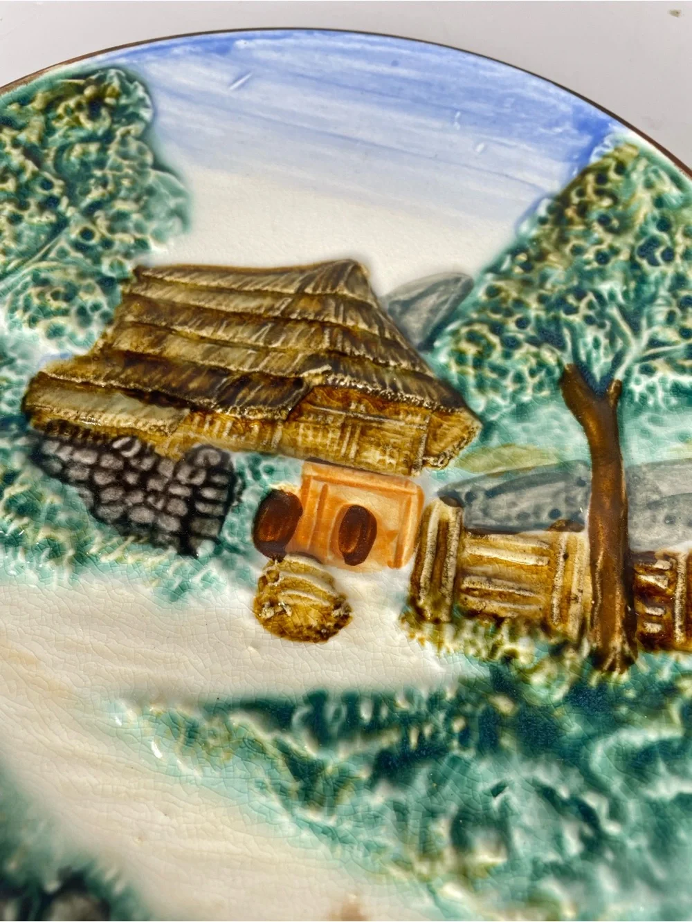 Vintage Majolica Style Hanging Plate Cottagecore Cottage 8.75” 3D Vantage Japan